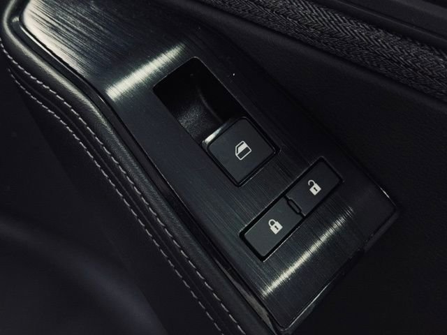 Used 2022 Nissan Rogue SV AWD/4WD image 14
