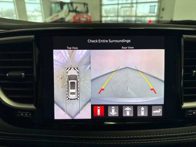 Used 2023 Chrysler Pacifica Touring-L w/ S Appearance Package image 44