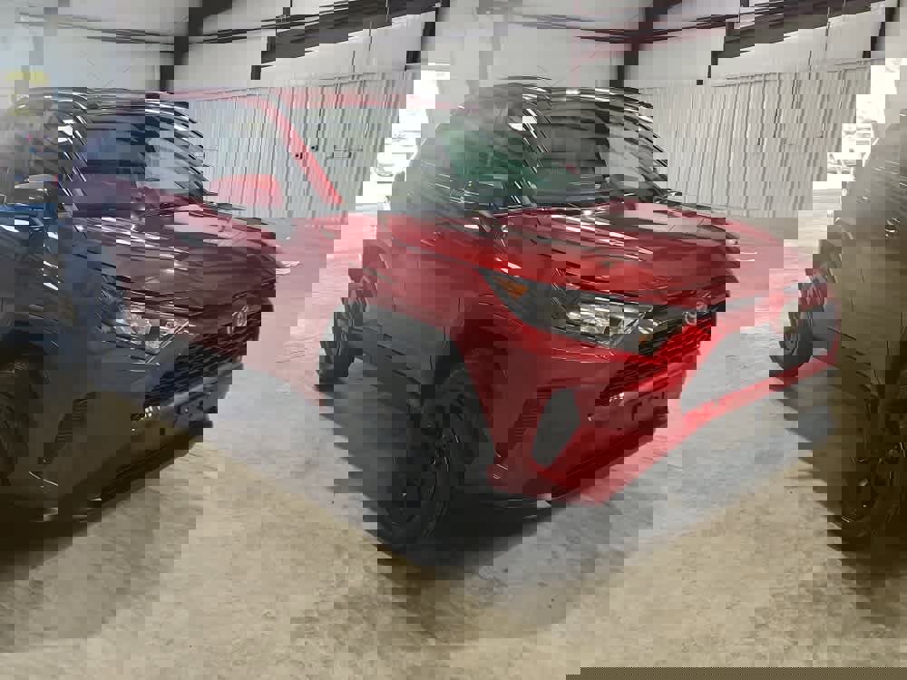 Used 2020 Toyota RAV4 LE image 7