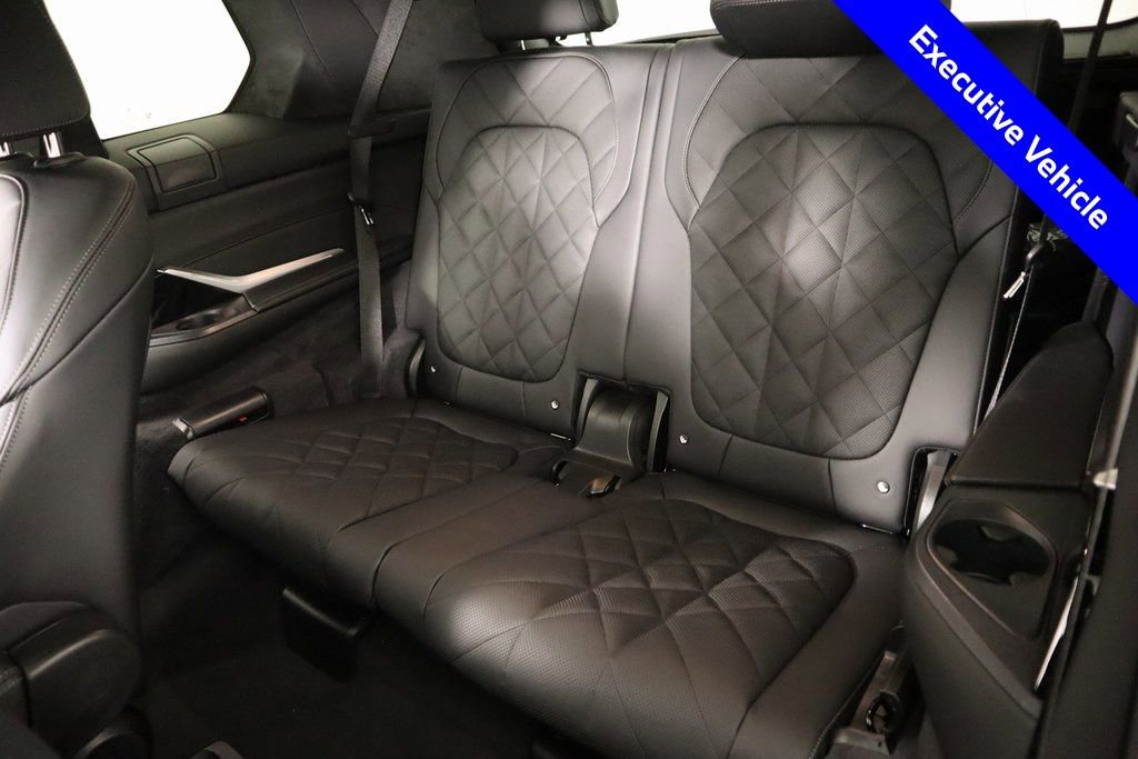 New 2026 BMW X7 xDrive40i w/ M Sport Package image 14