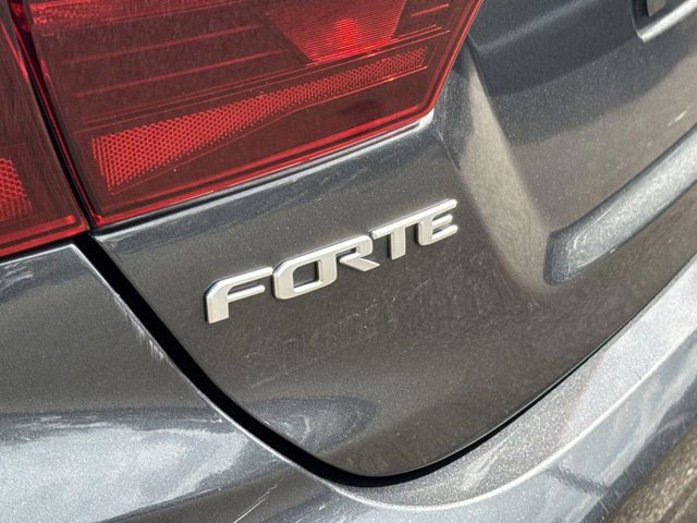 Used 2023 Kia Forte LXS w/ LXS Technology Package FWD image 28