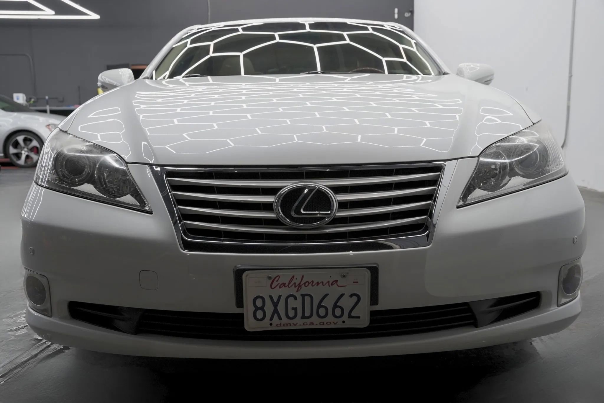 Used 2011 Lexus ES 350 w/ Preferred Accessory Package image 2