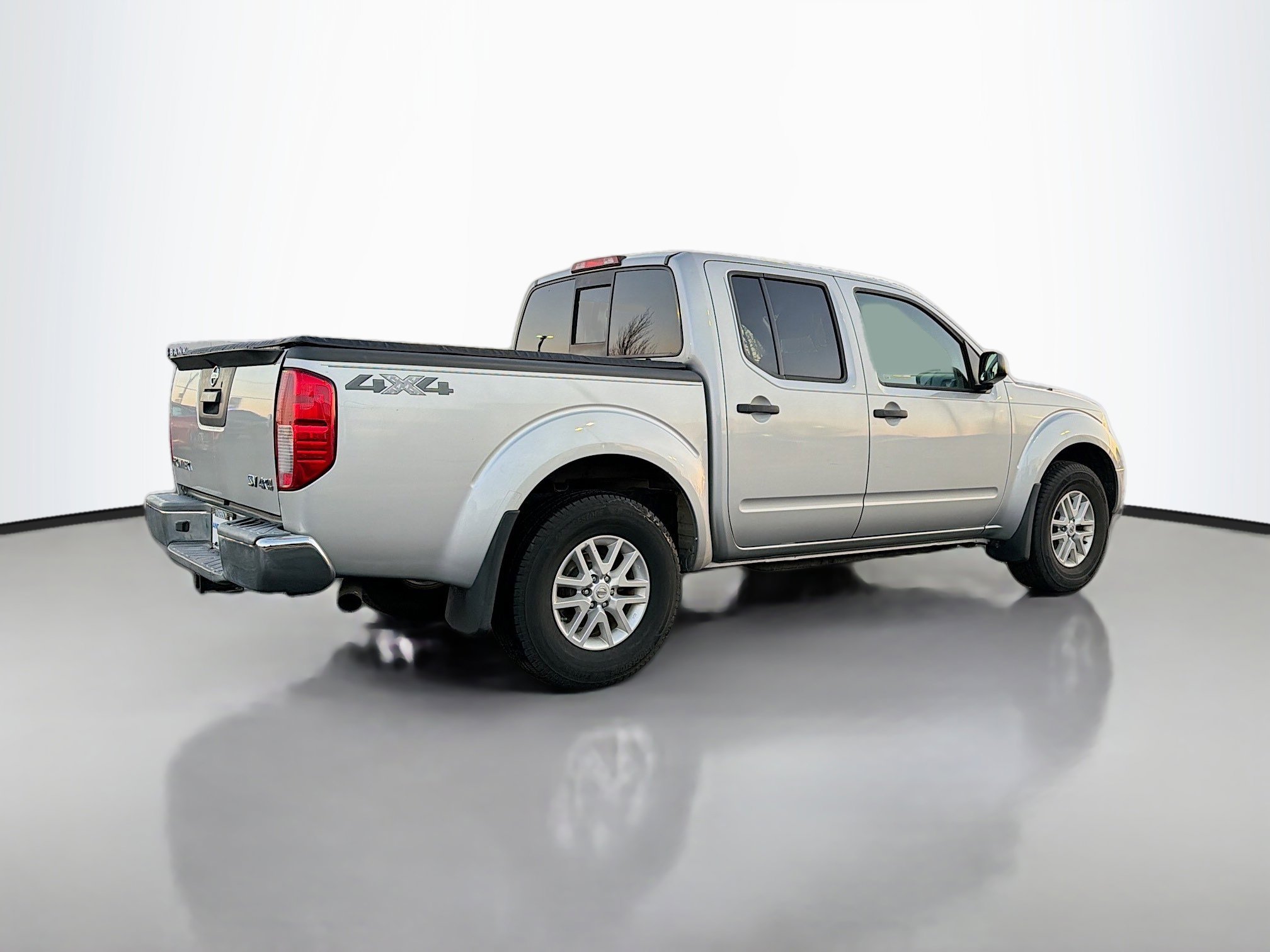 Used 2017 Nissan Frontier SV image 14