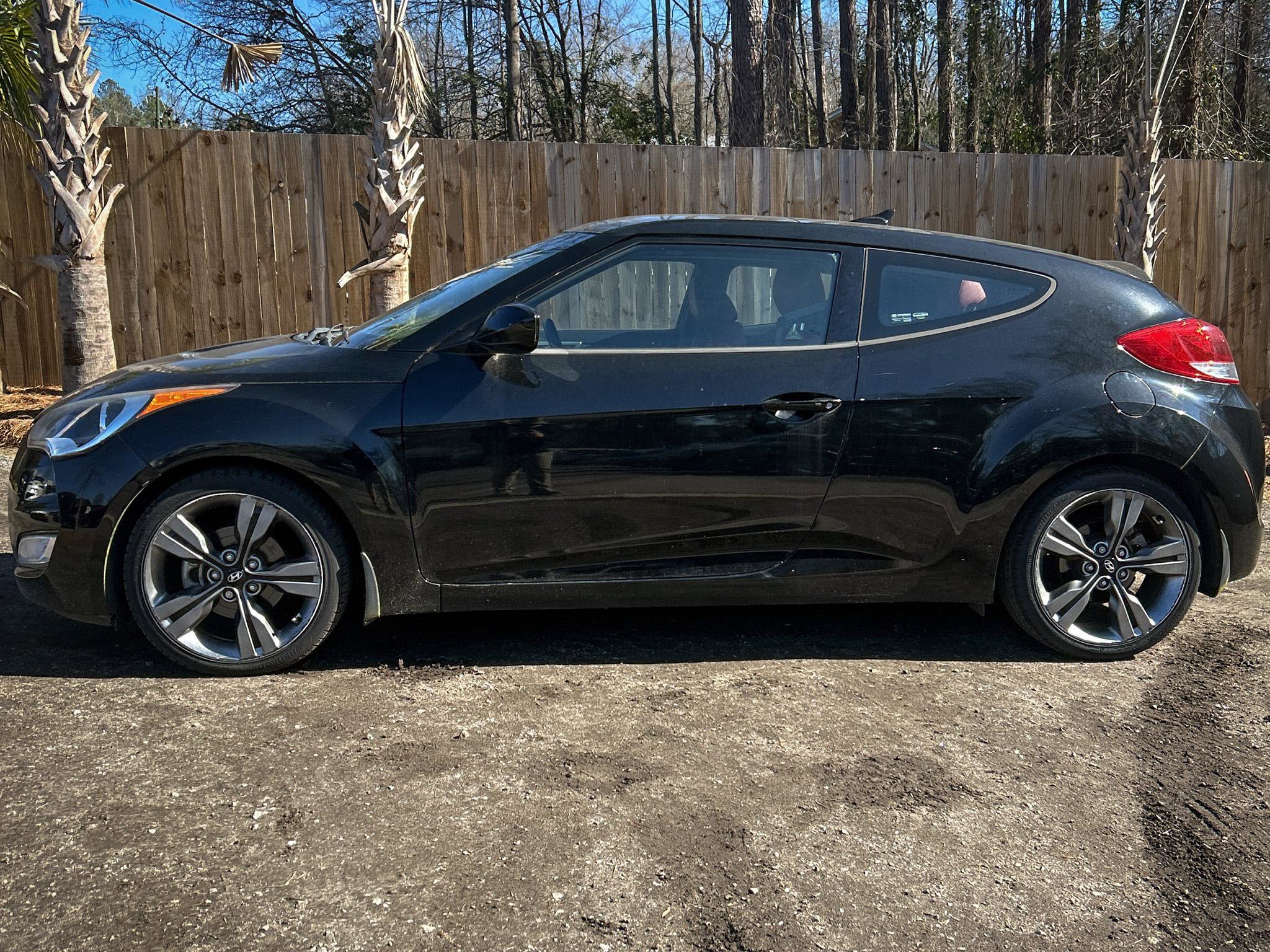 Used 2014 Hyundai Veloster w/ Technology Package 03 image 5