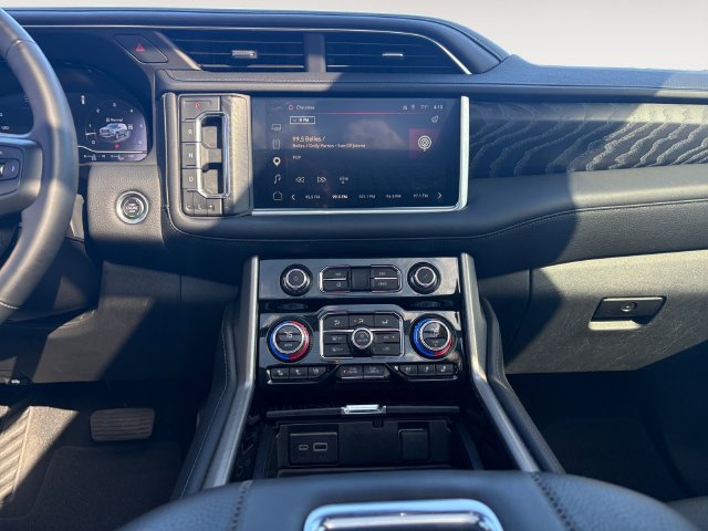 Used 2024 GMC Yukon Denali AWD/4WD image 11