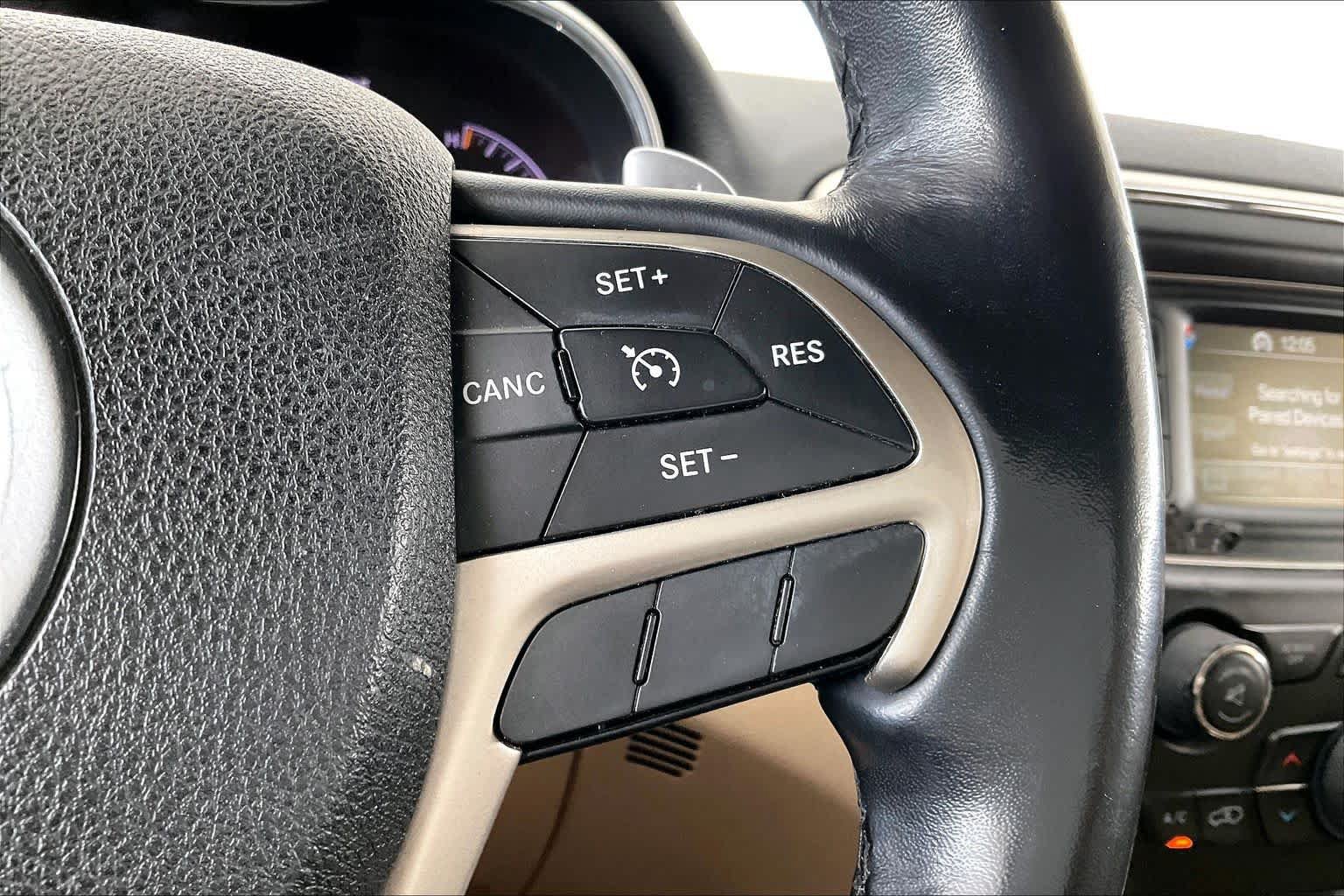 Used 2015 Jeep Grand Cherokee Limited AWD/4WD image 25