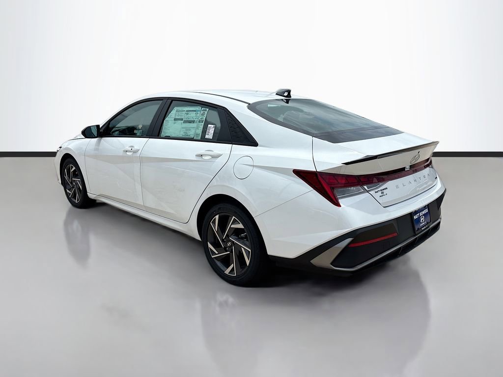 New 2025 Hyundai Elantra SEL image 7