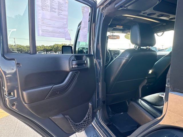 Used 2017 Jeep Wrangler Unlimited Sahara AWD/4WD image 29