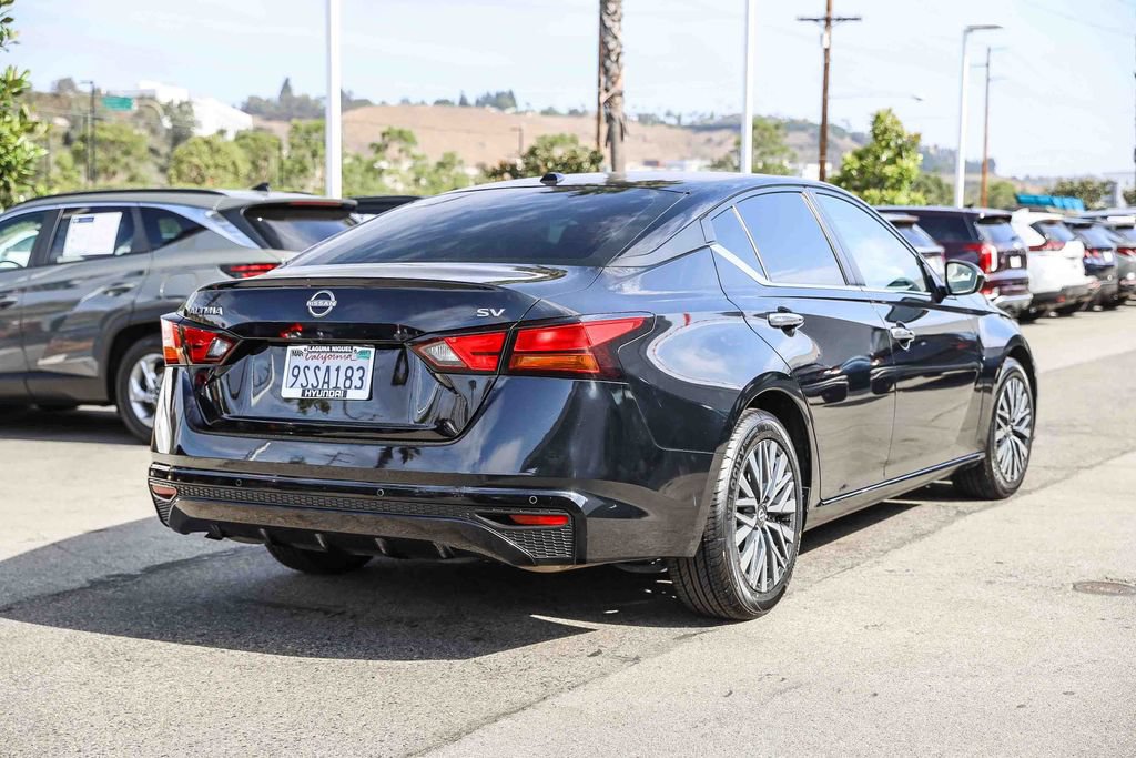 Used 2024 Nissan Altima 2.5 SV FWD image 6