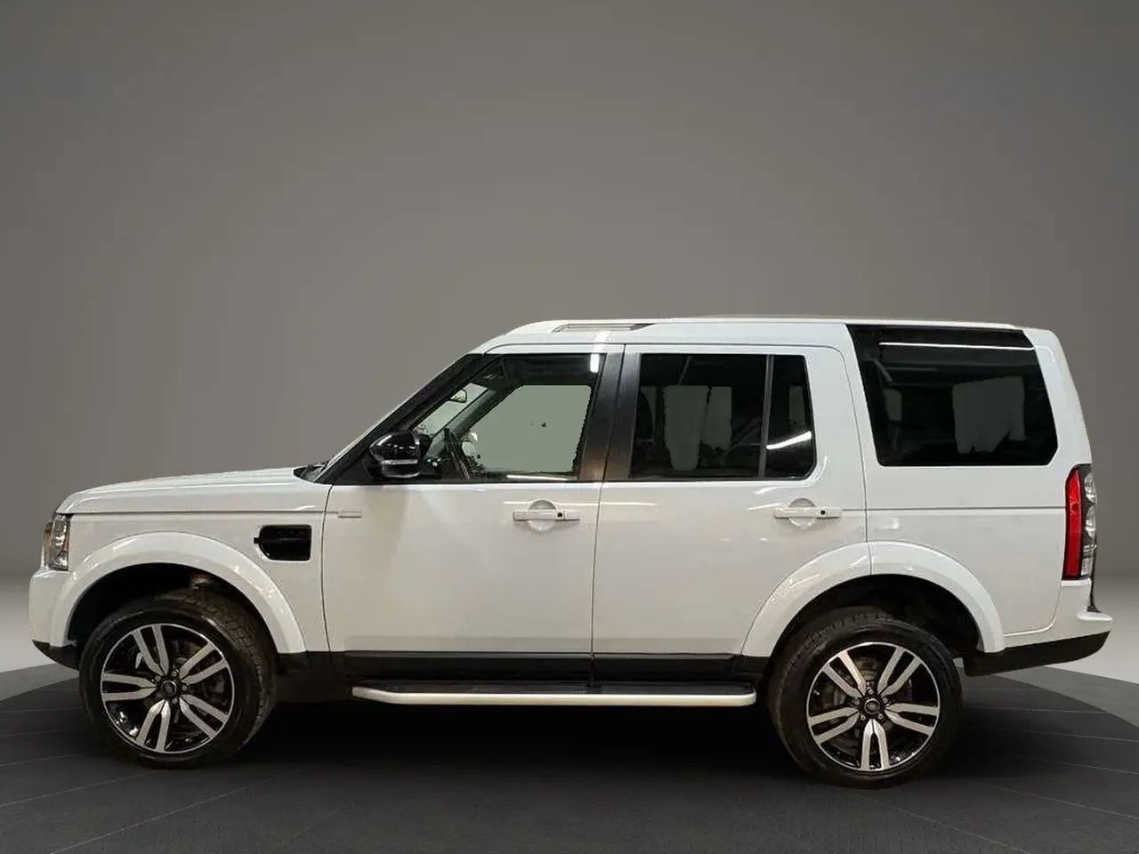Used 2016 Land Rover LR4 HSE LUX AWD/4WD image 5