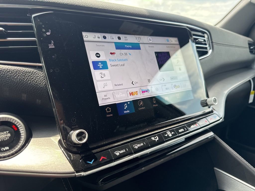 New 2025 Jeep Wagoneer L Series III w/ Premium Group I image 25