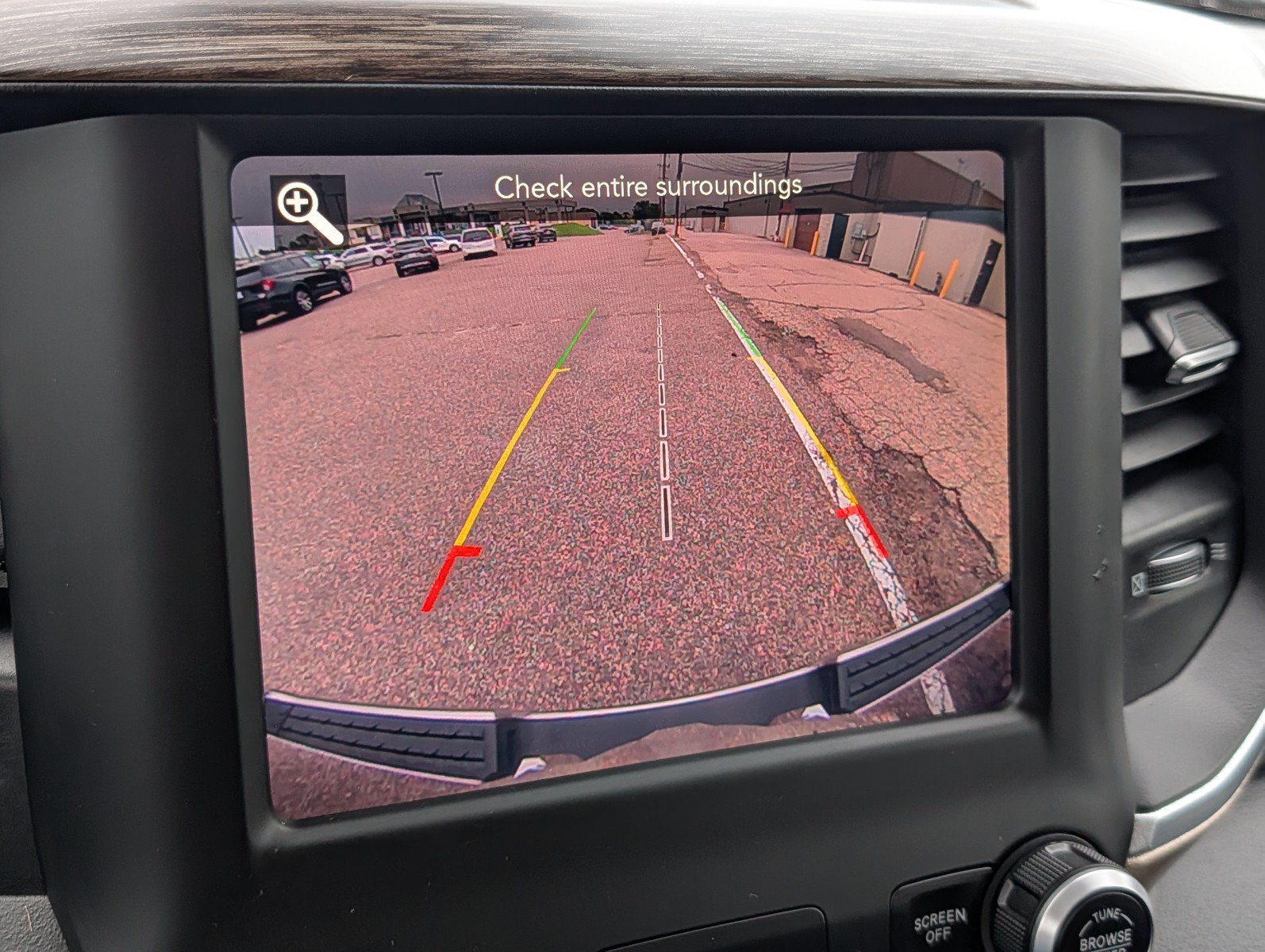 Used 2019 RAM 1500 Laramie AWD/4WD image 25