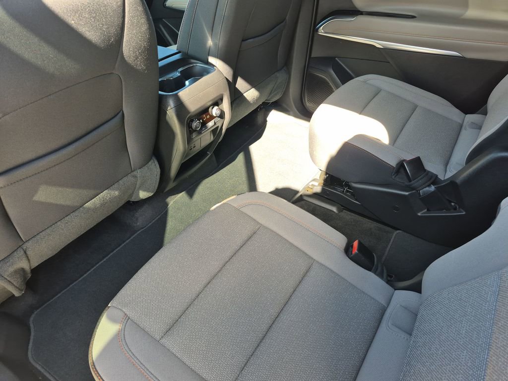 Used 2025 Chevrolet Traverse LT AWD/4WD image 25