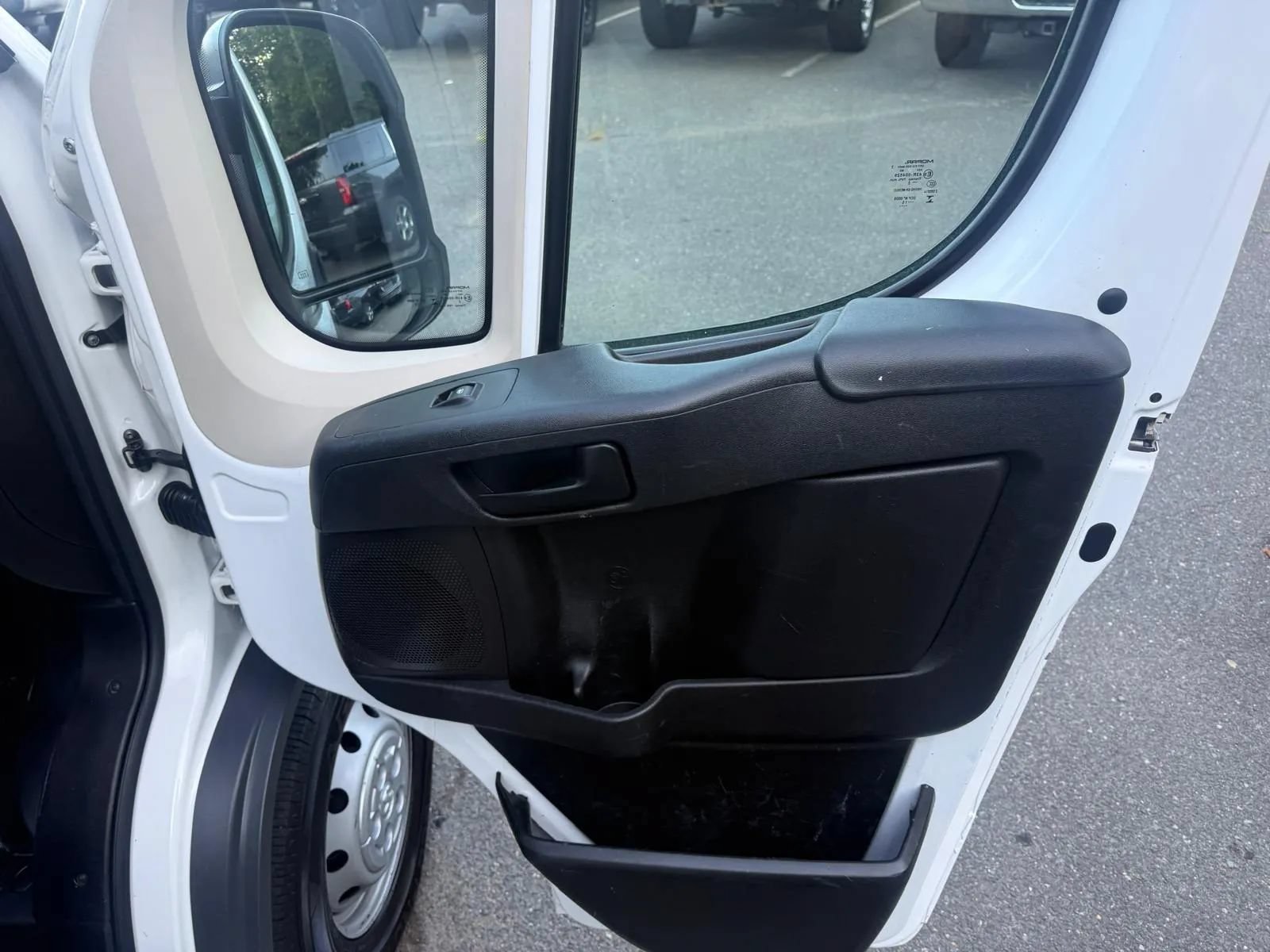 Used 2015 RAM ProMaster 3500 w/ Interior Convenience Group FWD image 15