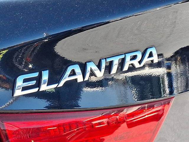 Used 2013 Hyundai Elantra GLS w/ Preferred Pkg image 31