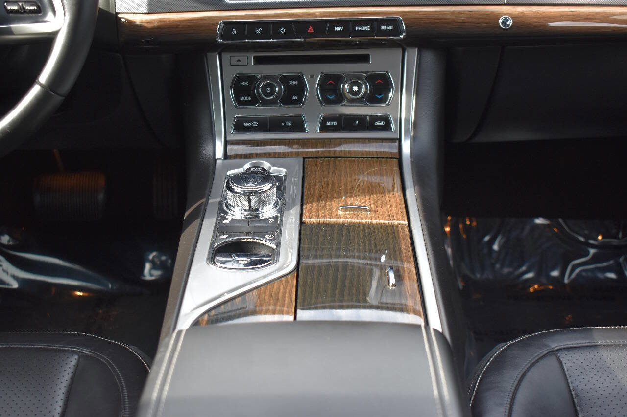 Used 2012 Jaguar XF R image 30