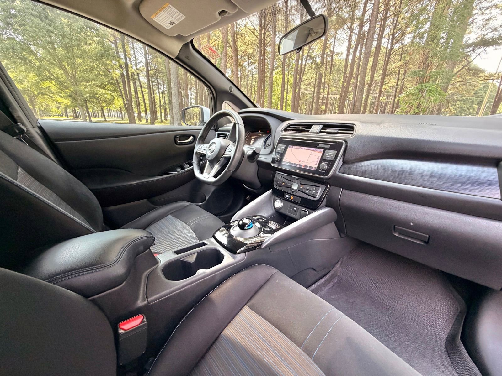 Used 2018 Nissan Leaf SV FWD image 17