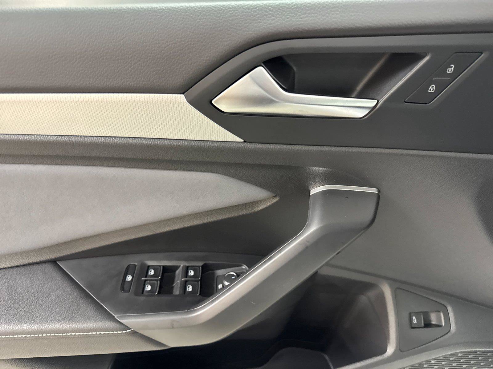New 2027 Volkswagen Jetta SE FWD image 10
