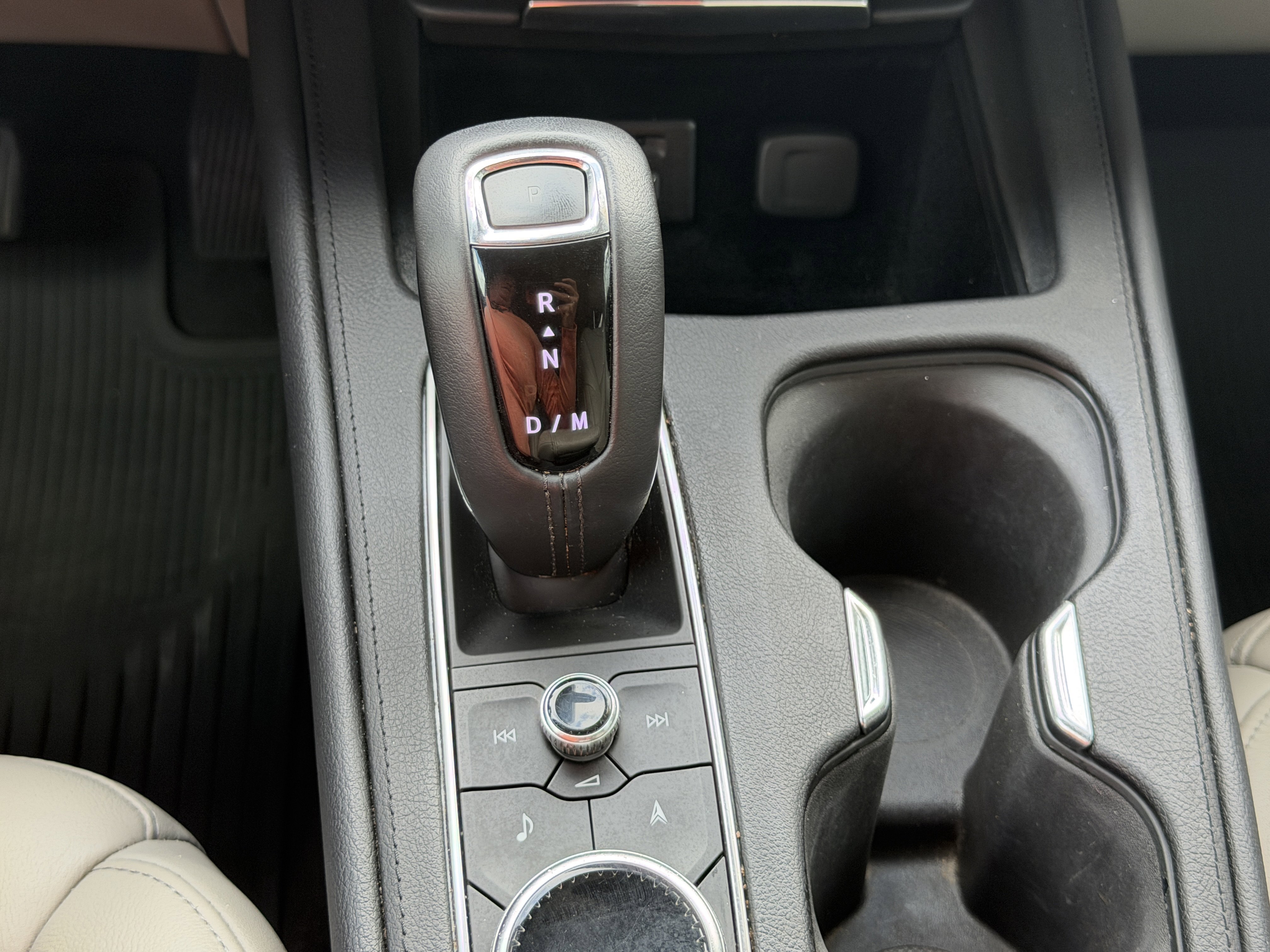 Used 2019 Cadillac XT4 Premium Luxury w/ Driver Assist Package image 26