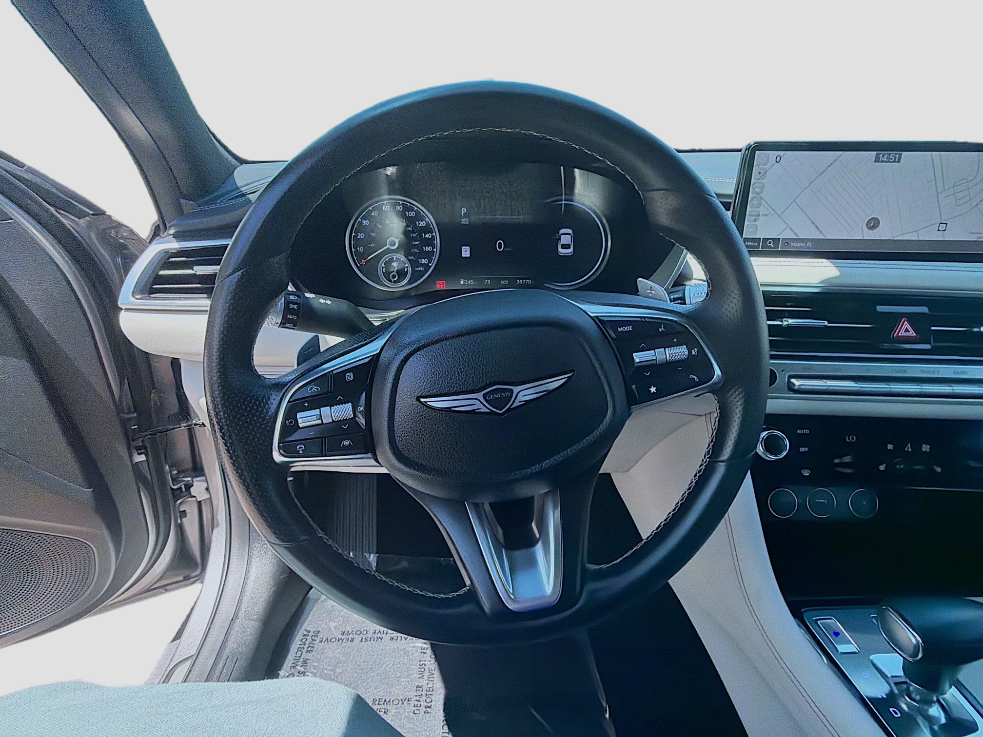 Used 2025 Genesis G70 2.5T RWD image 8