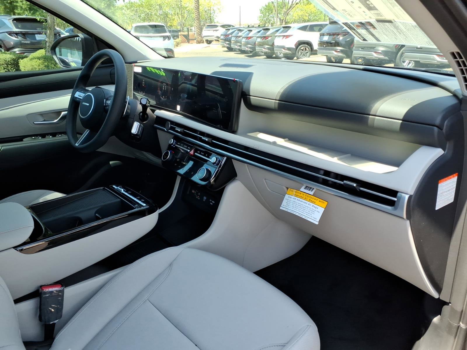 New 2026 Hyundai Tucson Blue SE AWD/4WD image 6