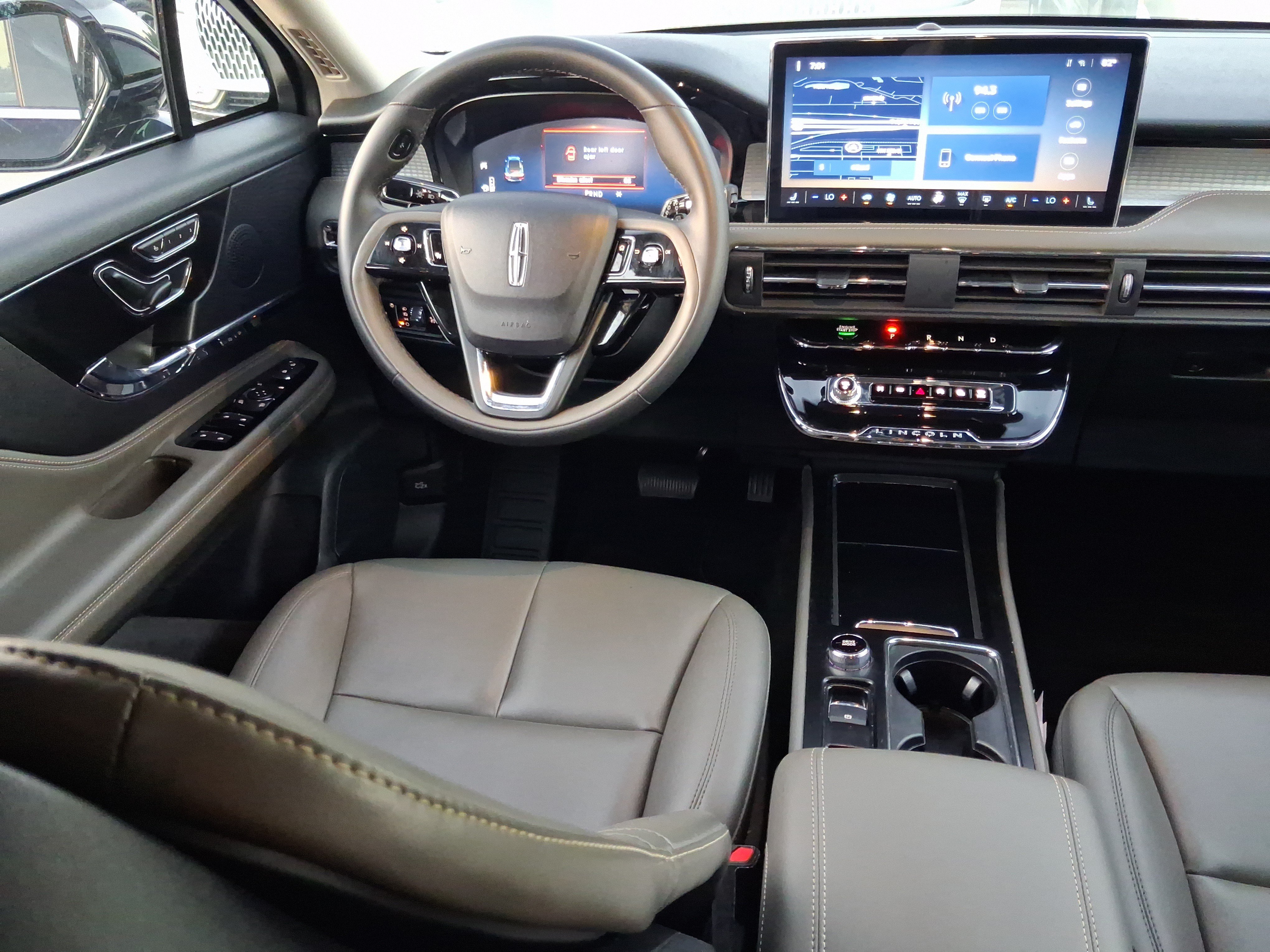 Certified 2024 Lincoln Corsair FWD image 8