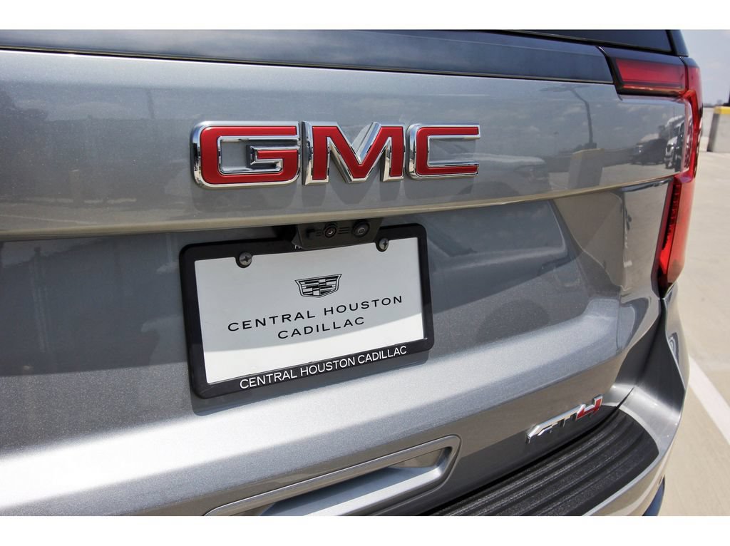 Used 2025 GMC Yukon AT4 w/ AT4 Premium Package AWD/4WD image 29