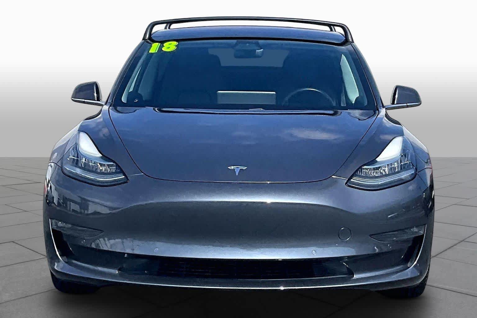 Used 2018 Tesla Model 3 Long Range RWD image 3
