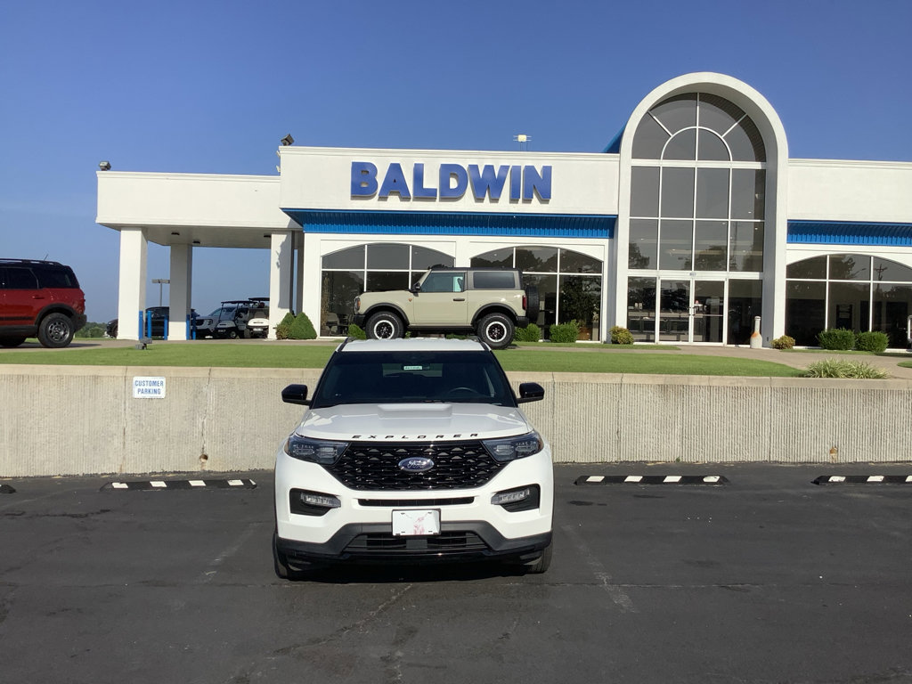 Used 2023 Ford Explorer ST-Line image 2