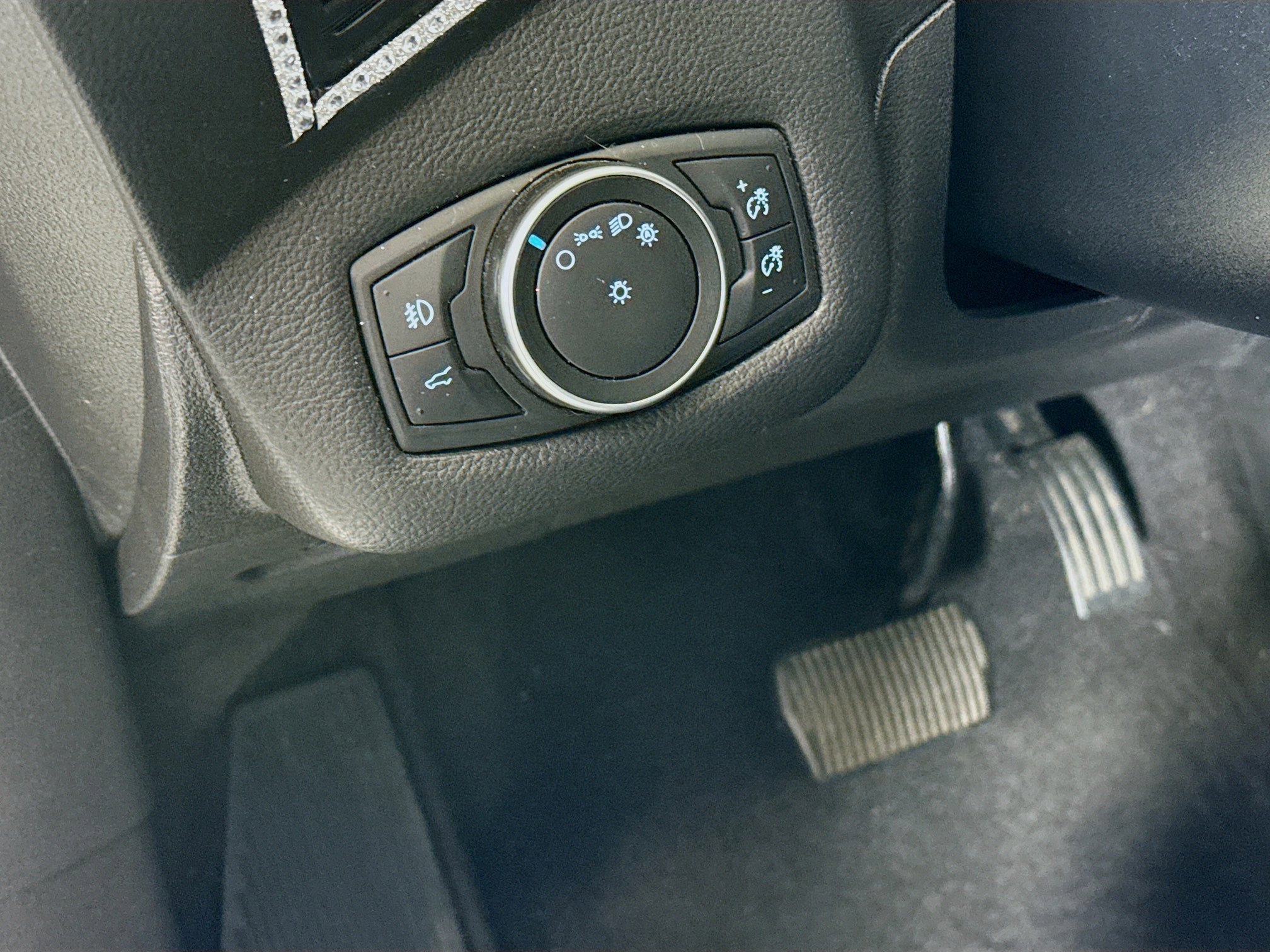 Used 2018 Ford Escape Titanium image 10