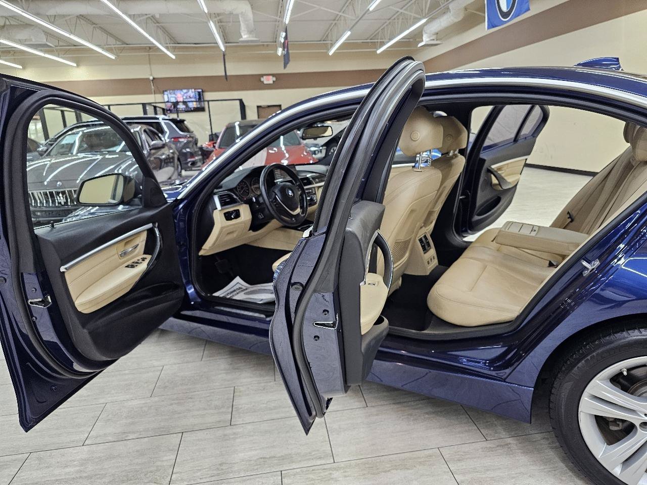Used 2017 BMW 330i xDrive Sedan AWD/4WD image 15