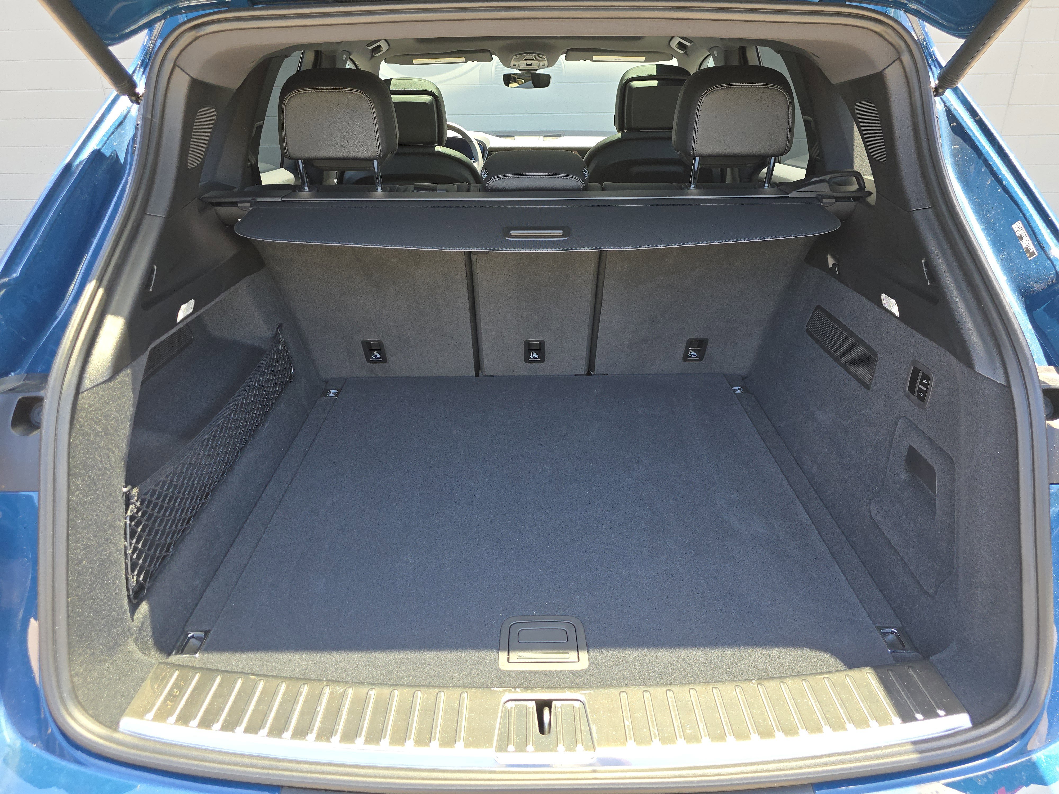 Certified 2025 Porsche Cayenne image 28