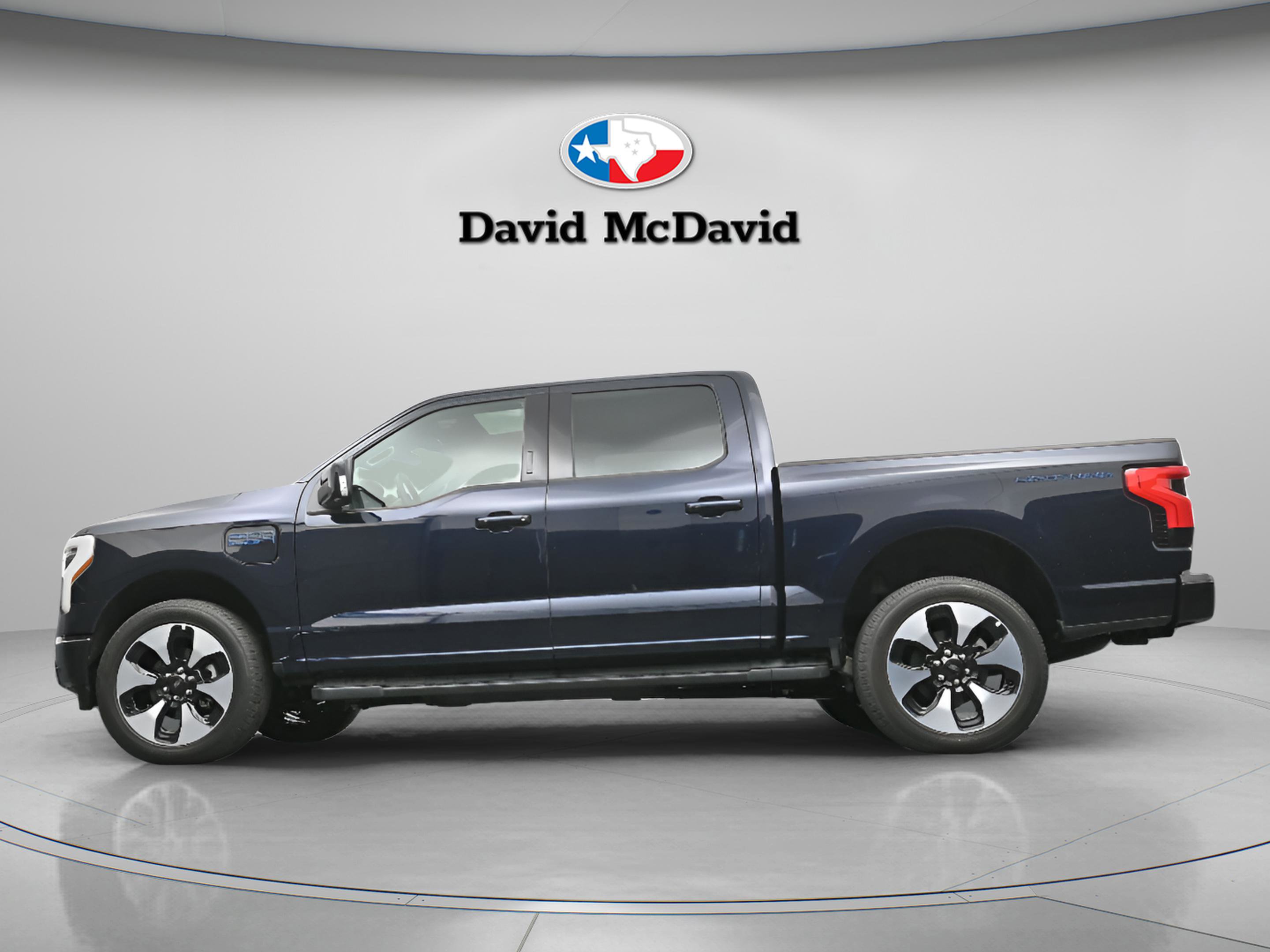 Used 2025 Ford F150 Lightning Platinum image 32