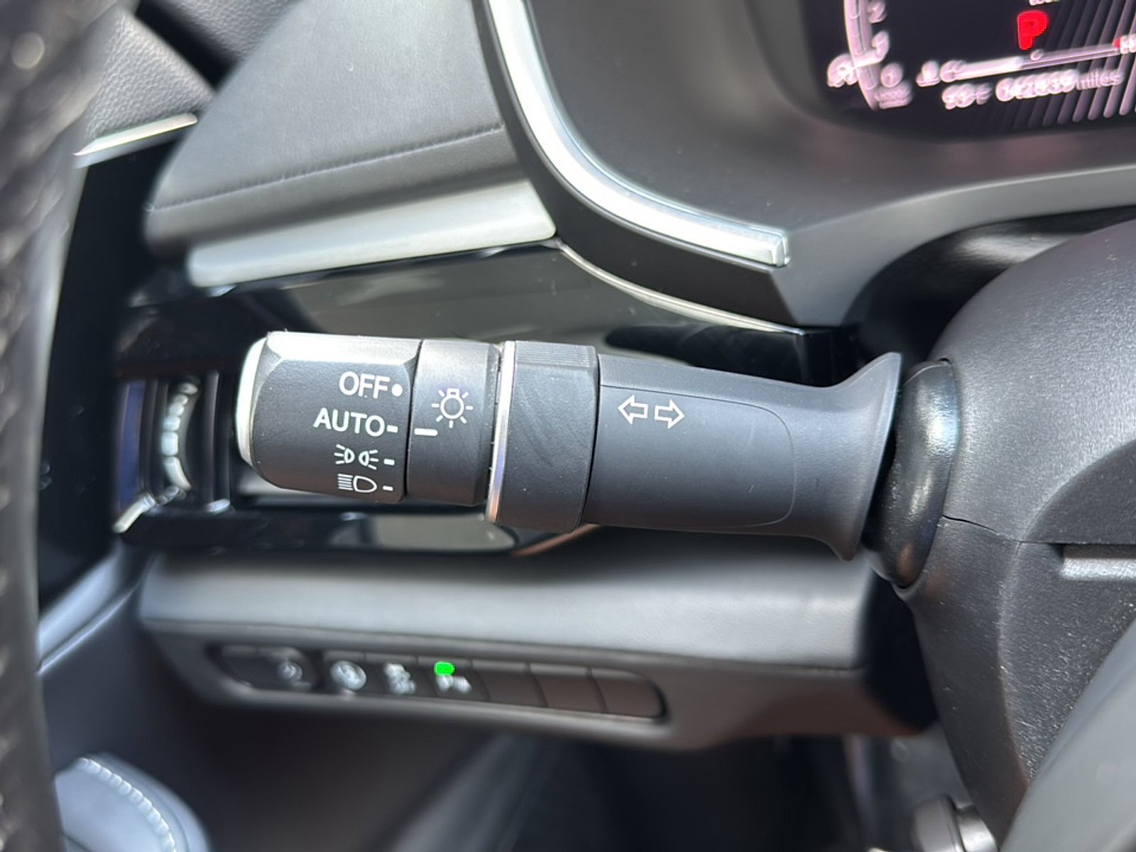 Used 2025 Acura MDX w/ Technology Package AWD/4WD image 33