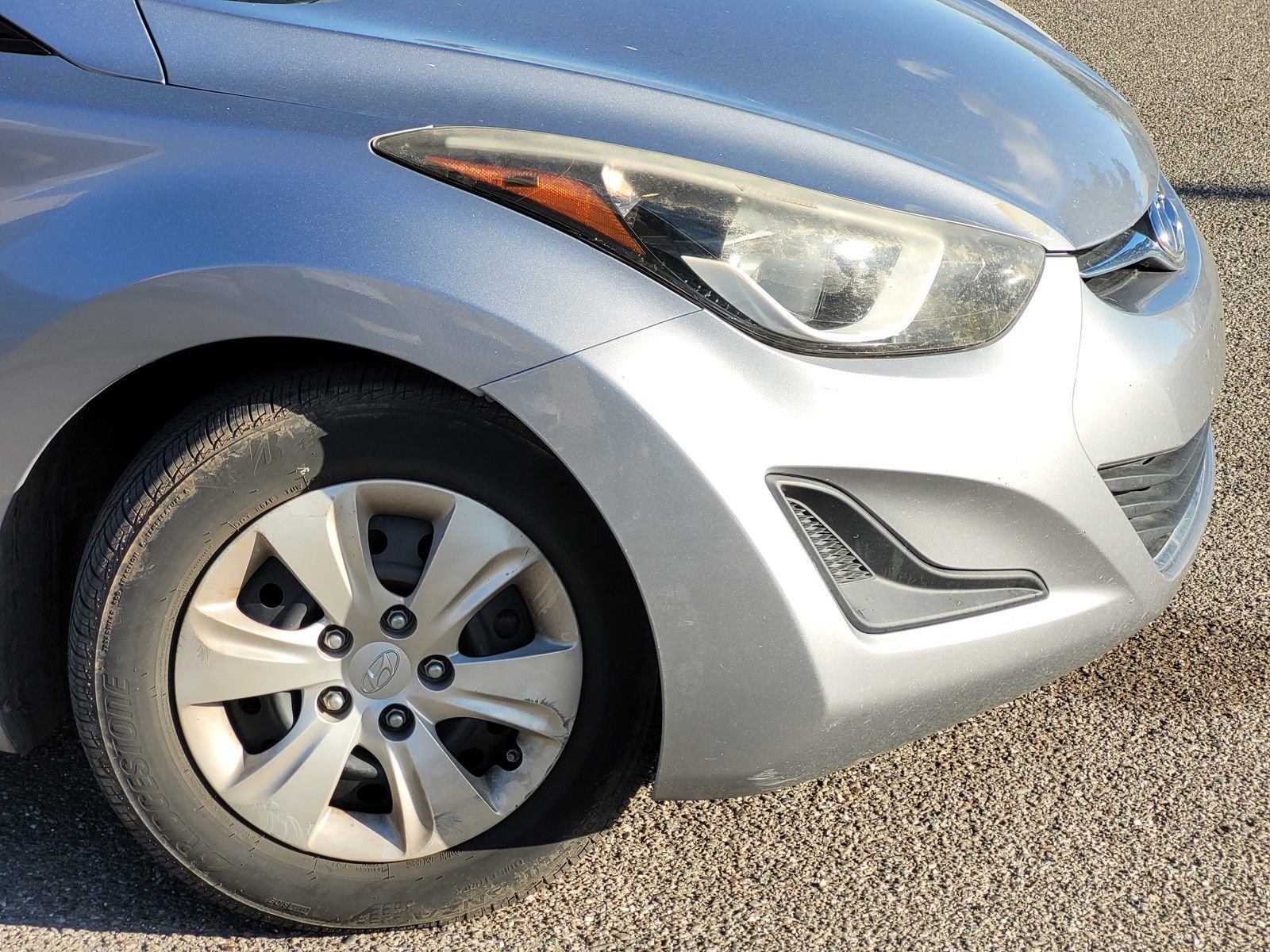 Used 2016 Hyundai Elantra SE image 16