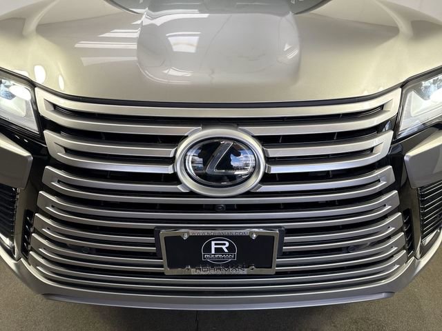 Used 2024 Lexus LX 600 4WD w/ Luxury Package image 30