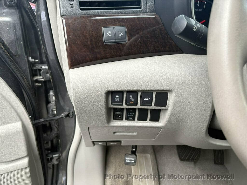 Used 2016 Nissan Quest Platinum w/ Tow Package FWD image 13