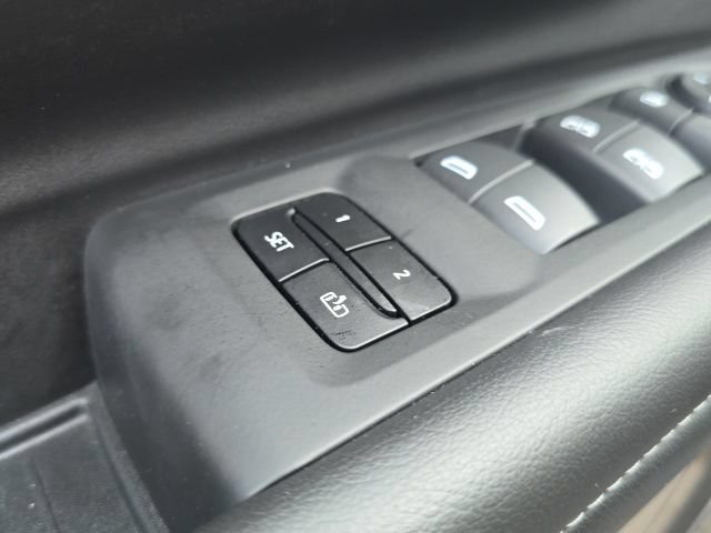 Used 2024 Chevrolet Tahoe Z71 w/ Luxury Package AWD/4WD image 28