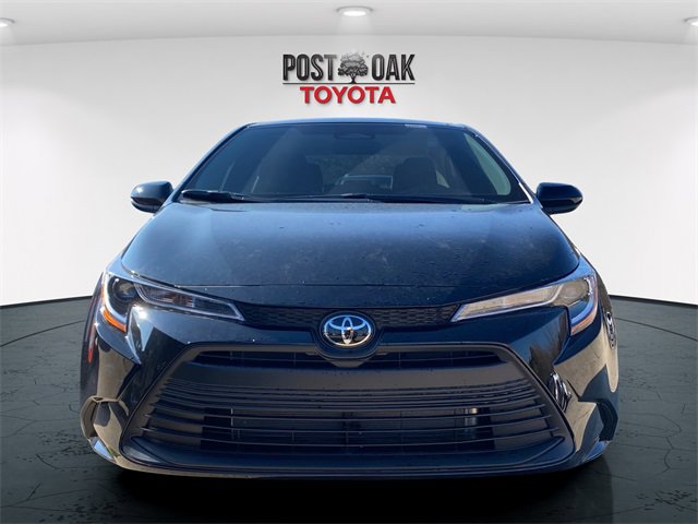 Used 2025 Toyota Corolla LE image 2