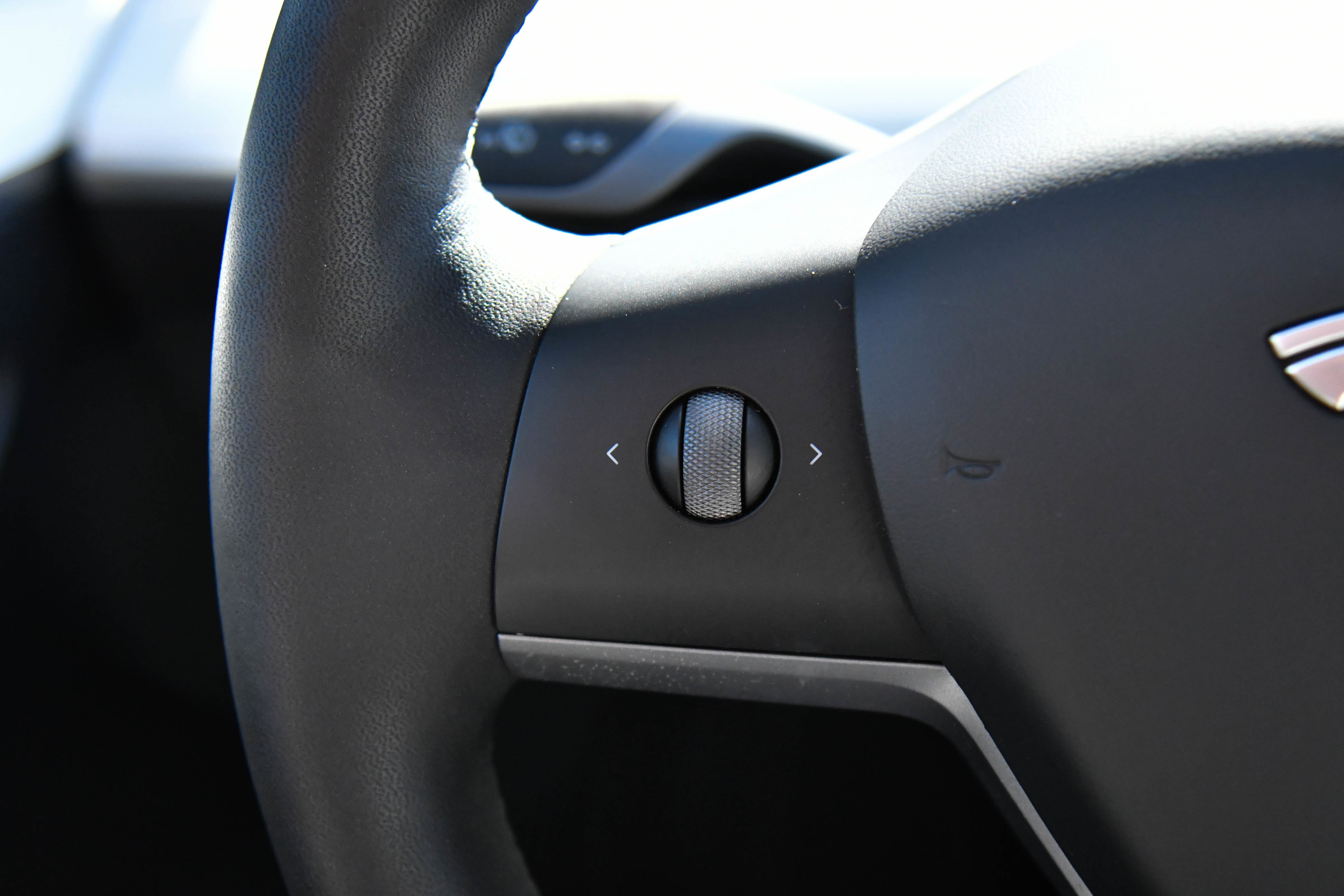 Used 2023 Tesla Model Y Long Range AWD/4WD image 29