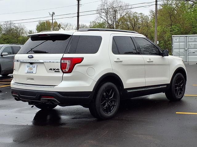 Used 2018 Ford Explorer XLT w/ Equipment Group 202A AWD/4WD image 2