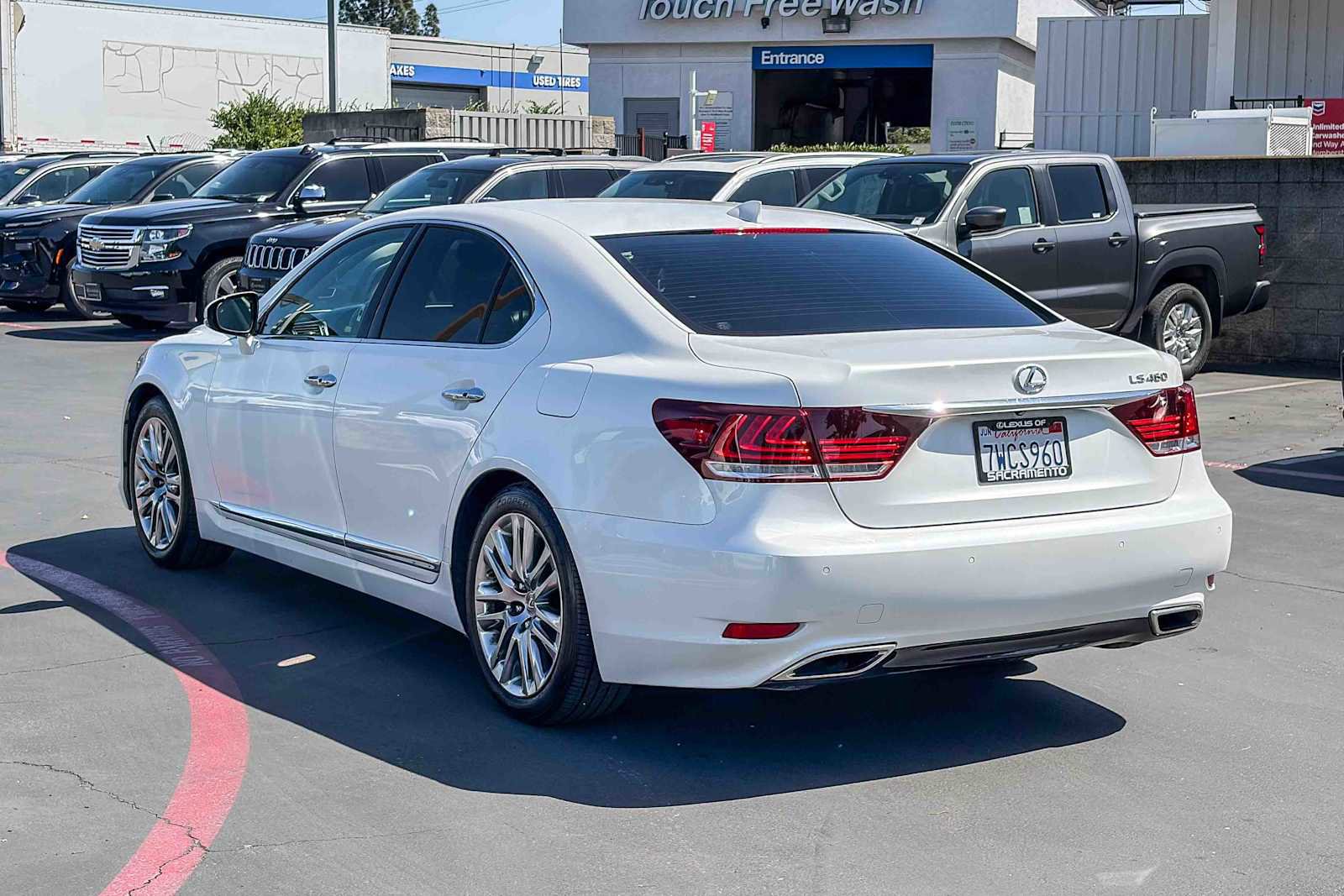 Used 2017 Lexus LS 460 w/ Comfort Package image 2