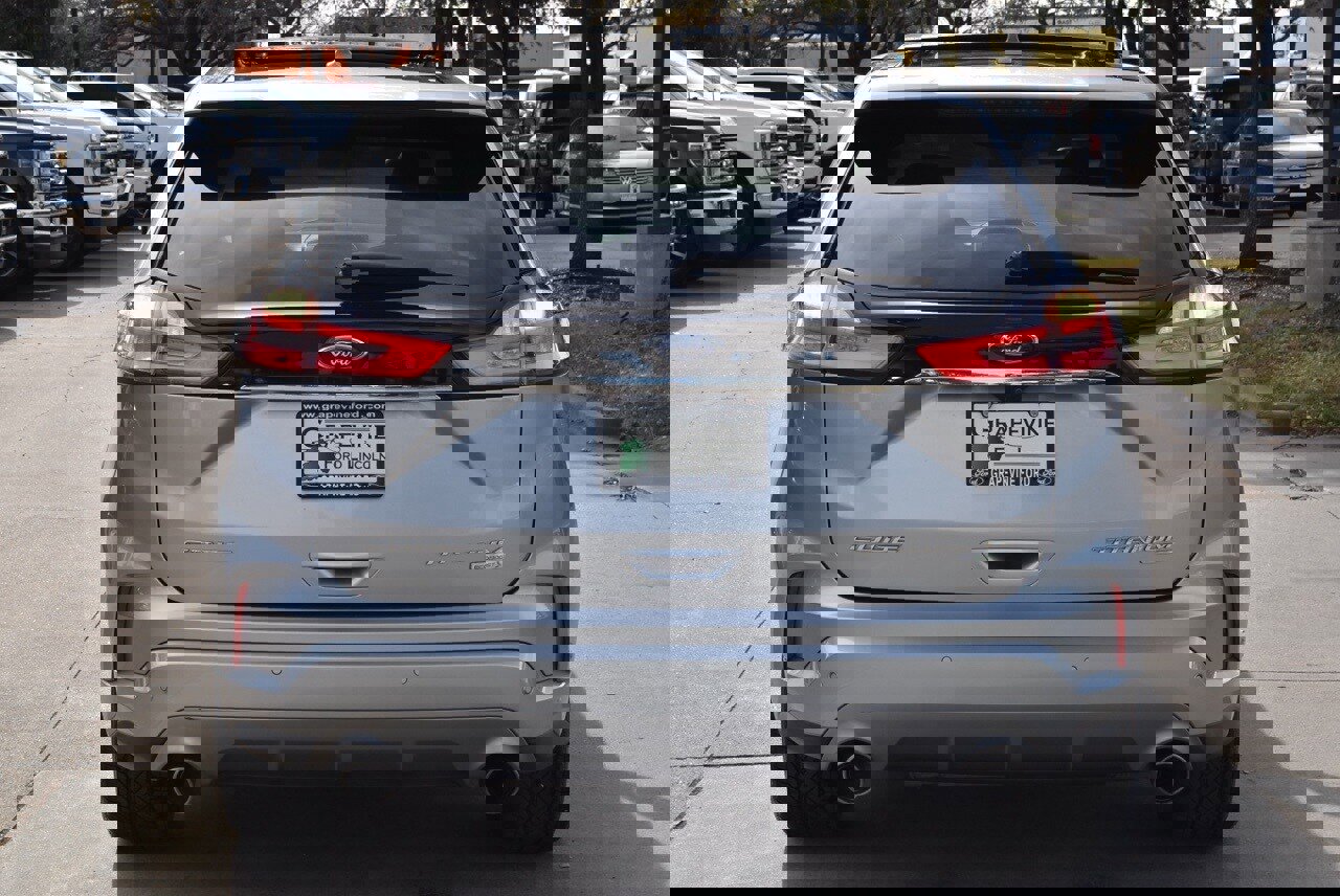 Used 2020 Ford Edge Titanium w/ Equipment Group 301A image 9