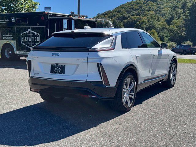 Used 2024 Cadillac Lyriq Tech w/ LPO, Floor Liner Package AWD/4WD image 7