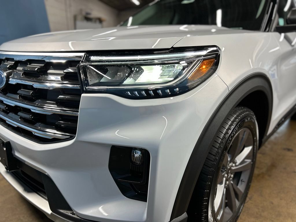 New 2026 Ford Explorer Active w/ Active Comfort Package AWD/4WD image 6