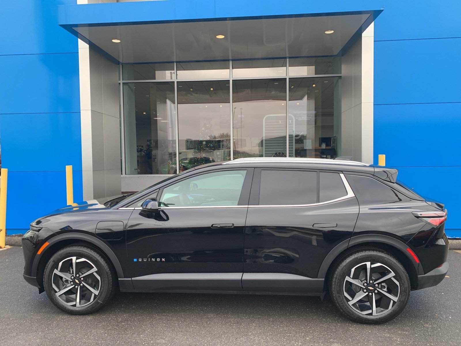 New 2026 Chevrolet Equinox EV LT FWD image 8