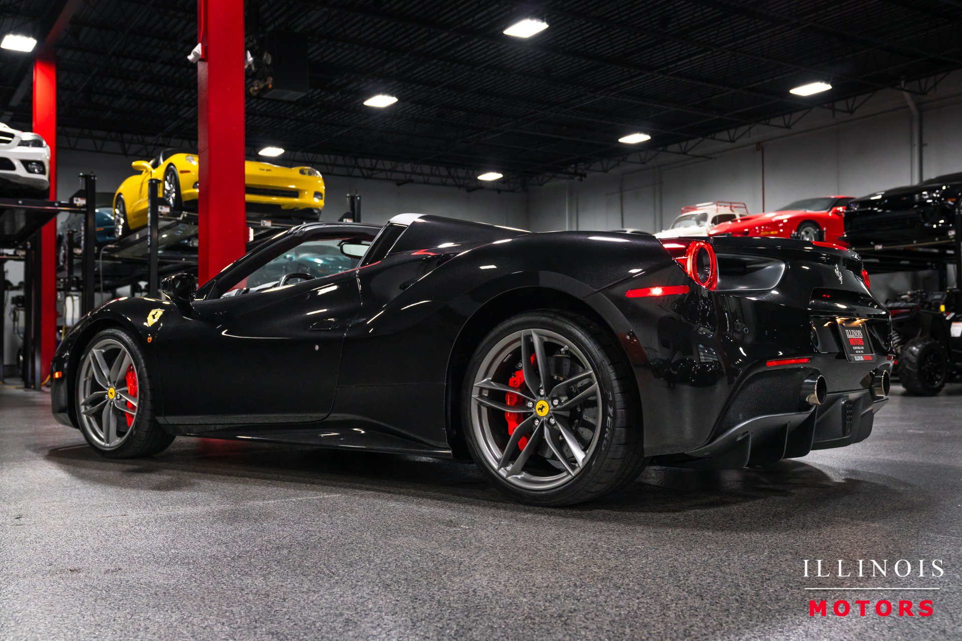 Used 2019 Ferrari 488 Spider RWD image 3