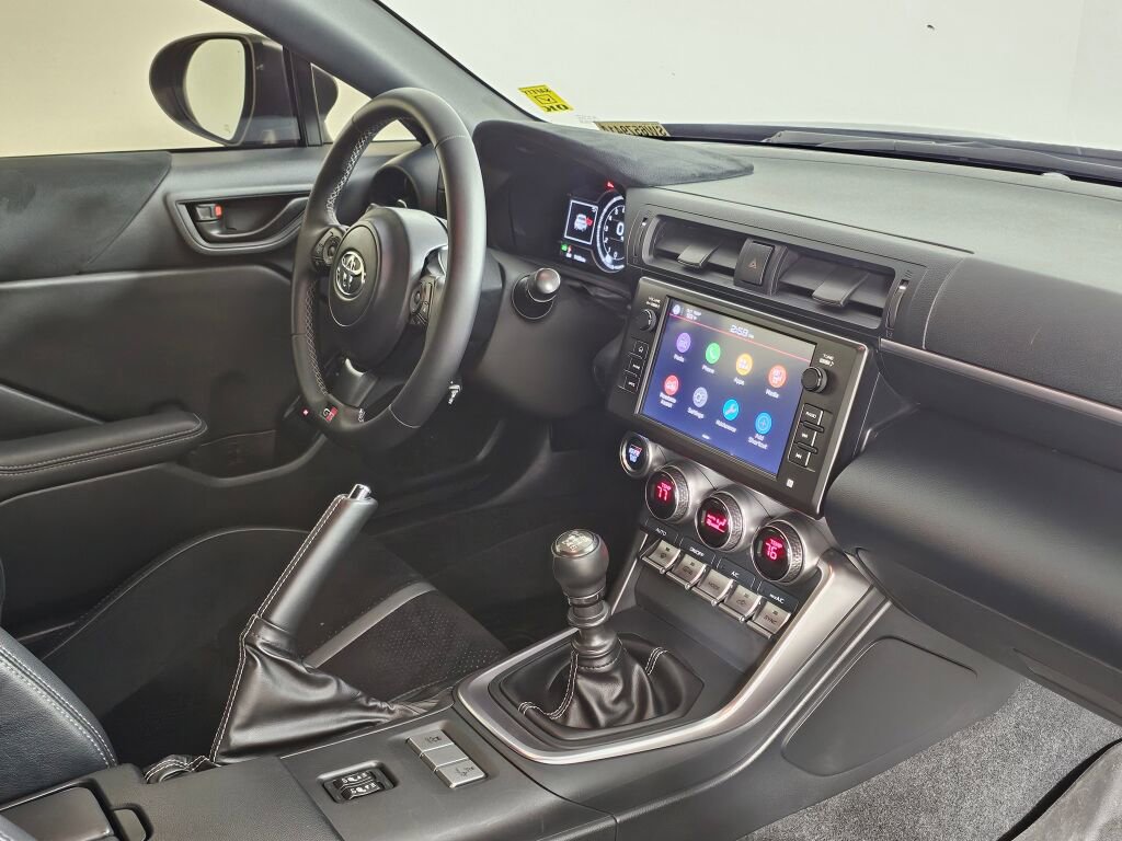 Used 2025 Toyota GR86 Premium w/ ALL Weather Mat Package (TMS) image 37