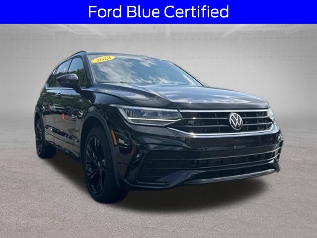 Used 2023 Volkswagen Tiguan SE R-Line AWD/4WD image 2
