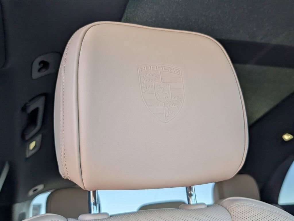 Certified 2022 Porsche Macan S image 18